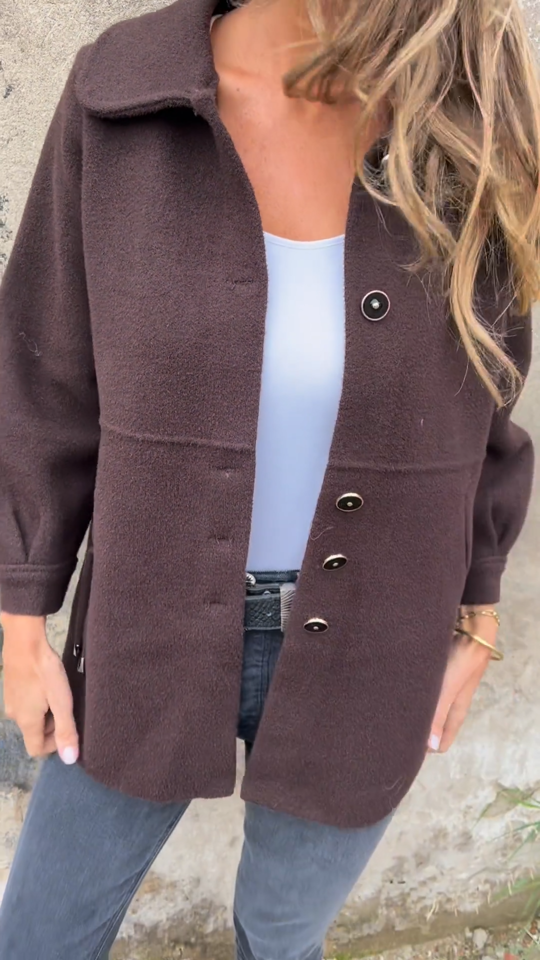 Manteau boutonné élégant en laine mélangée