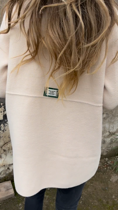 Manteau boutonné élégant en laine mélangée