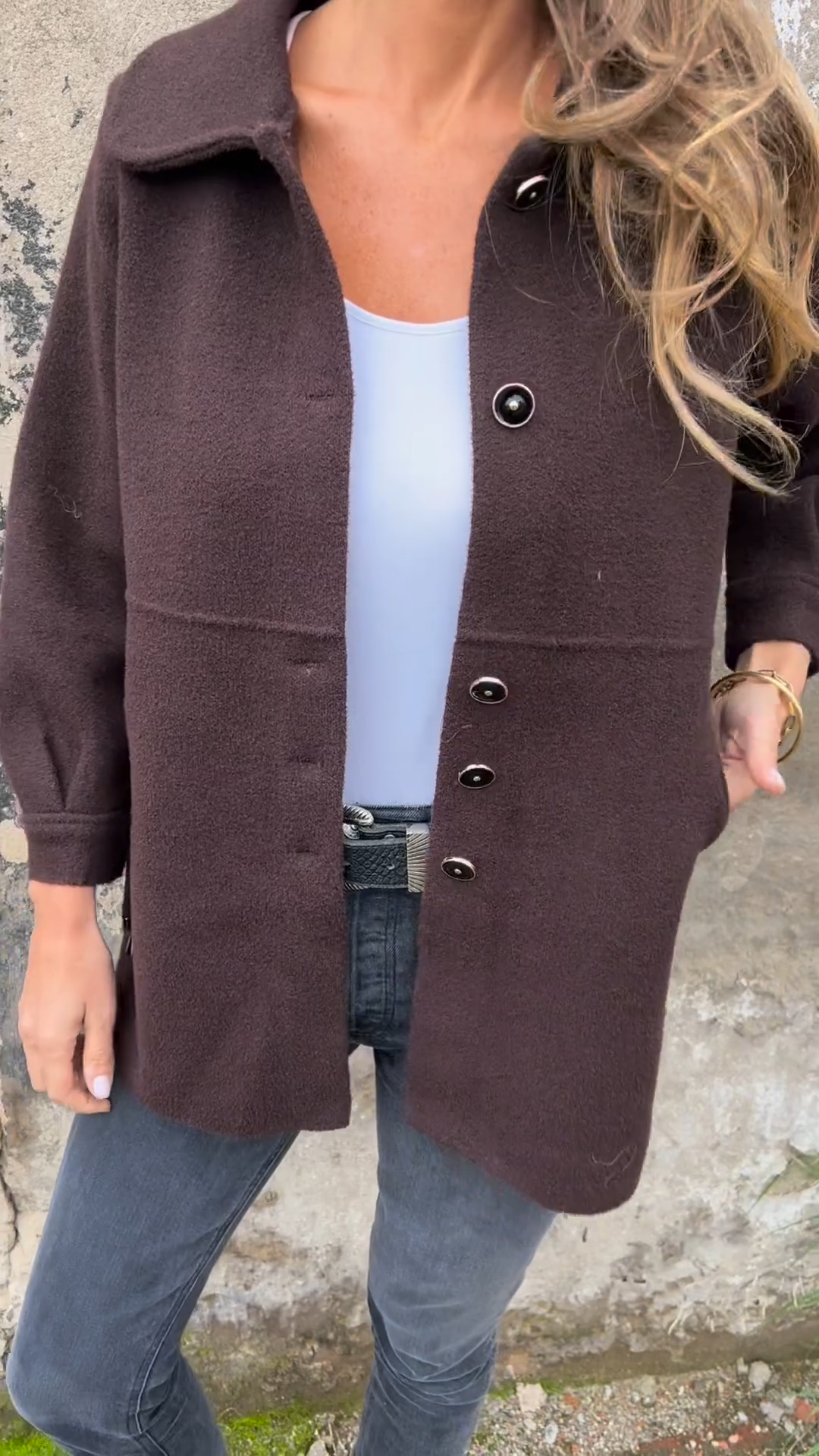 Manteau boutonné élégant en laine mélangée