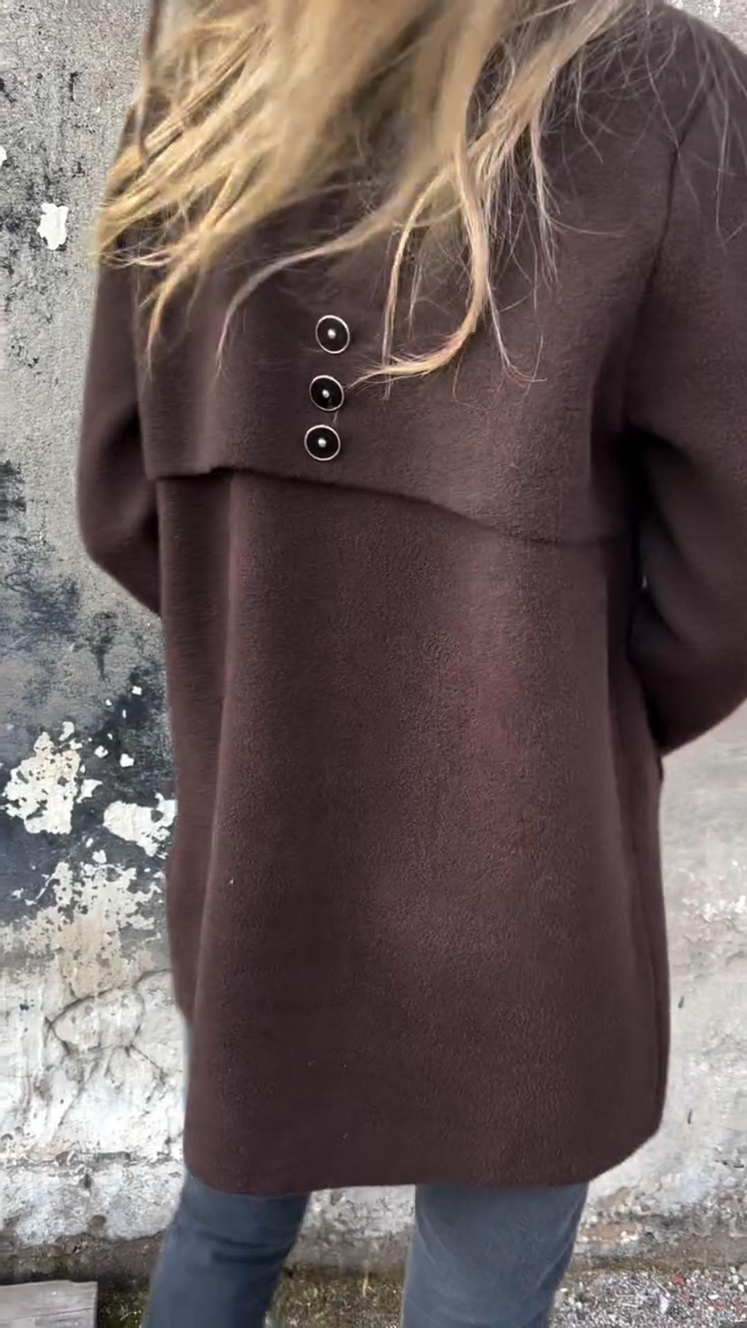 Manteau boutonné en laine mélangée