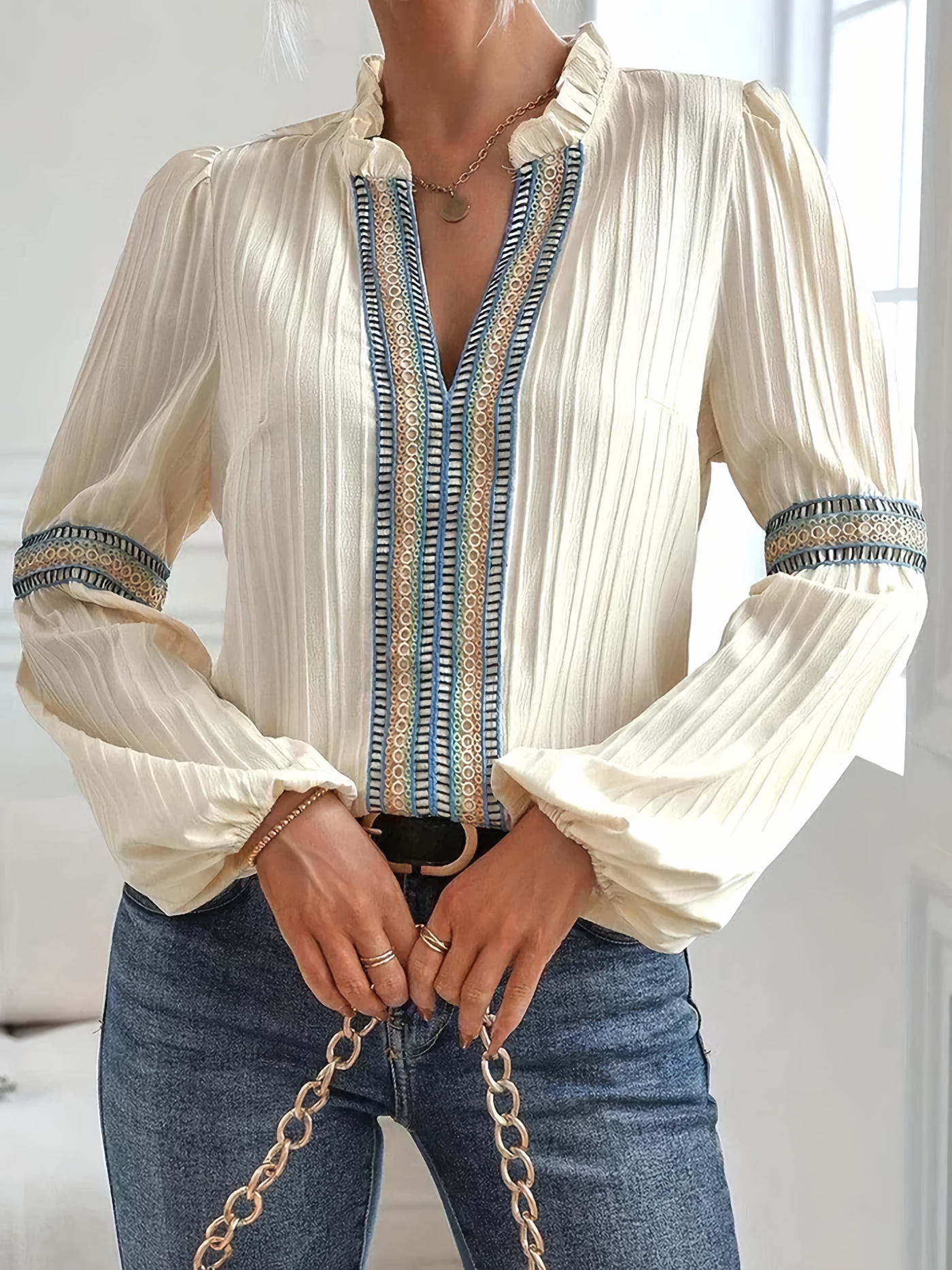 Aurore | Magnifique blouse à col en V