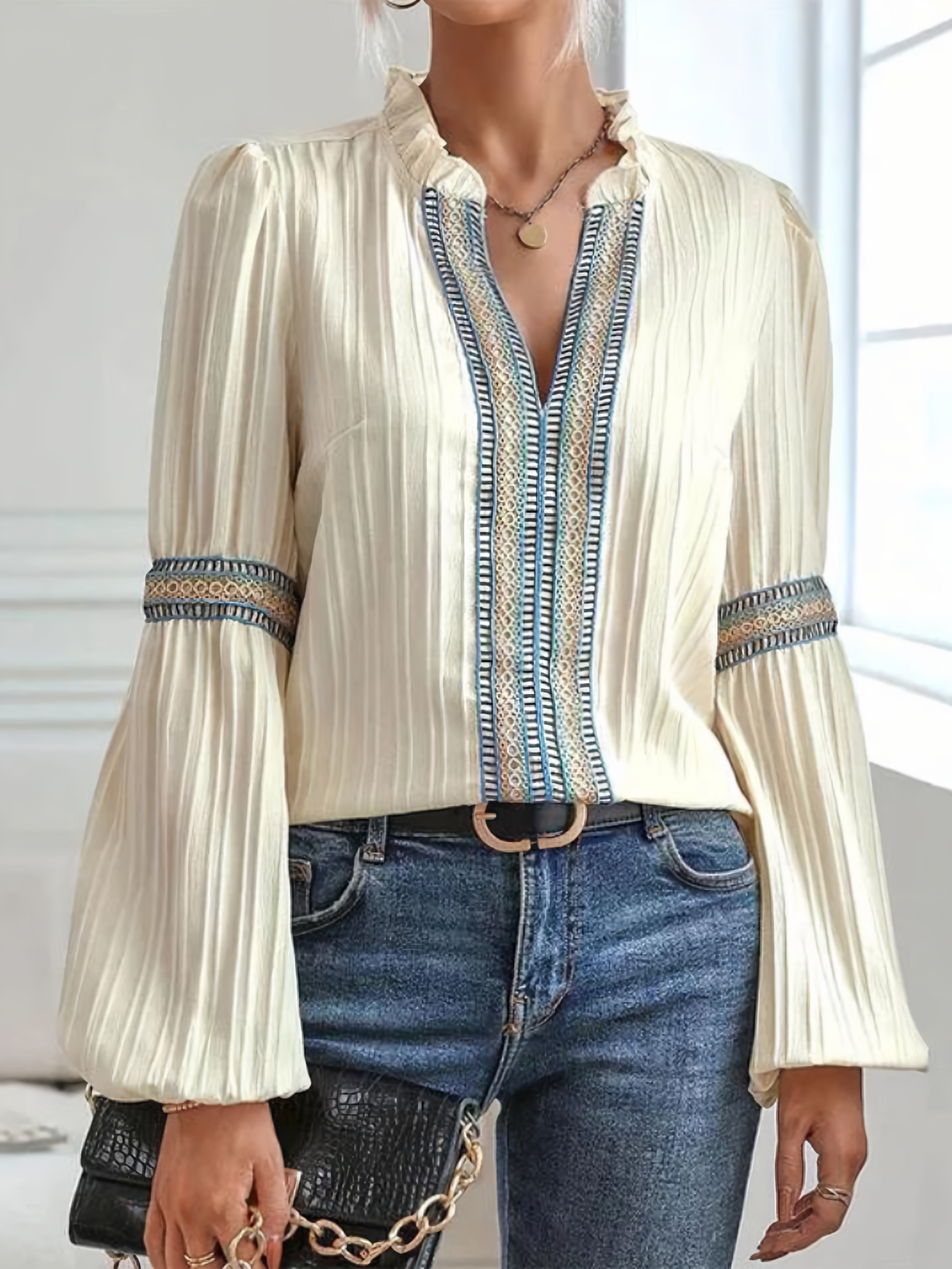 Aurore | Magnifique blouse à col en V