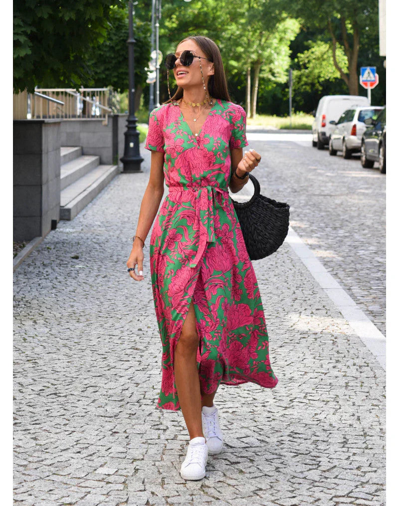 Louisa | Robe élégante à col en V