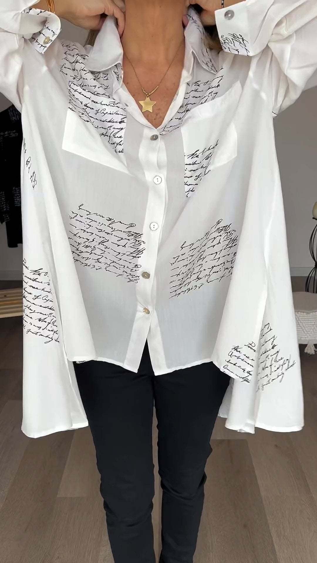 Monique | Chemise boutonnée écrite à la main