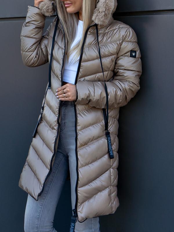 Manteau long en duvet avec capuche en fourrure