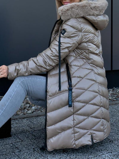 Manteau long en duvet avec capuche en fourrure