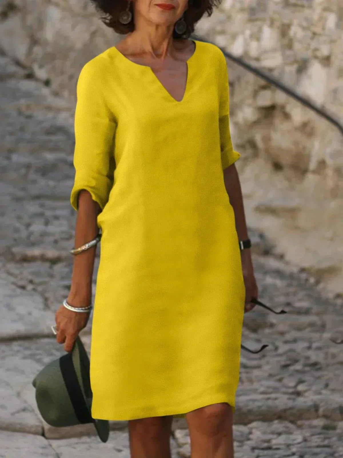 Nadine | Robe élégante avec décolleté en V